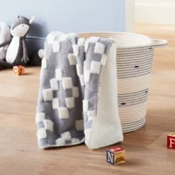 Plush Stroller Blanket Geo - Cloud Island™ Gray